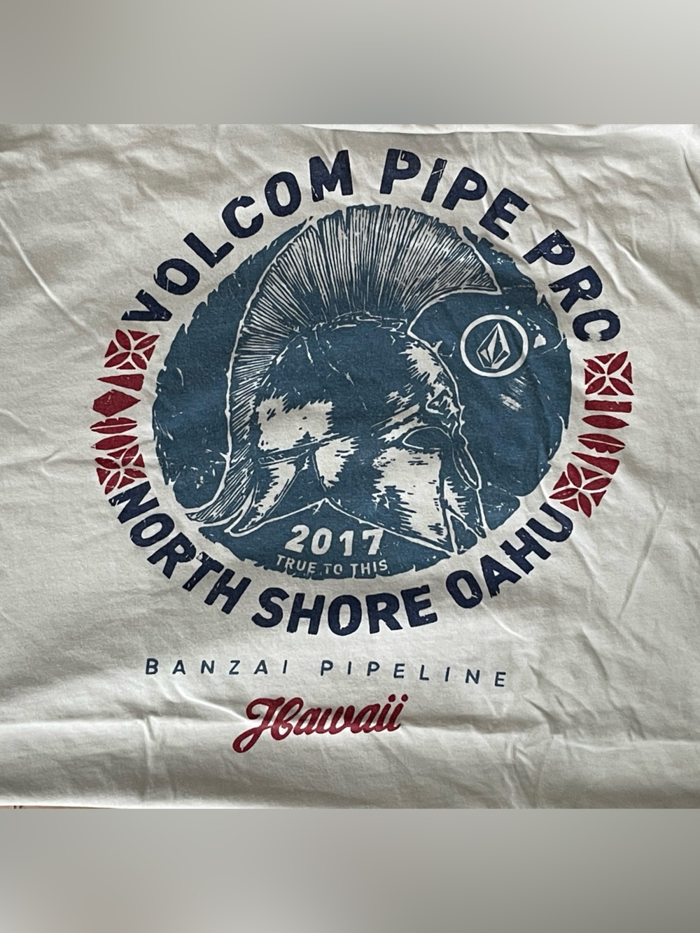 Volcom Pipe Pro White north shore Oahu 2017 Tee with Navy & Red Surf Graphic